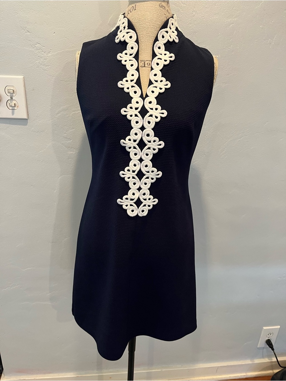 Vince Camuto Dress Size 4